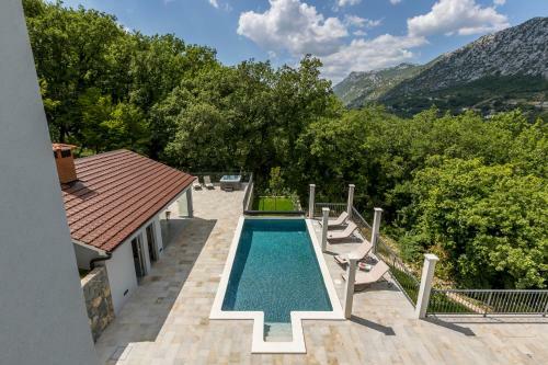 Villa Grey Stone