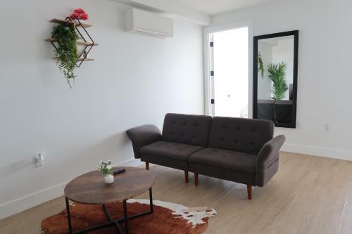Spacious 2-bedroom Apartment With Lounge & Rooftop