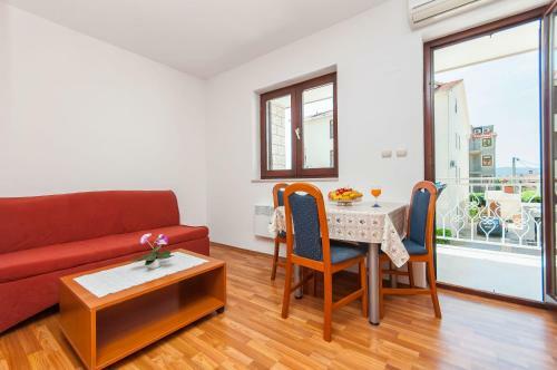 Apartments Ricina