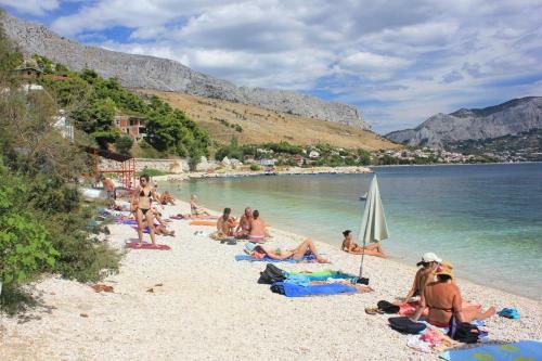 Apartments With A Parking Space Dugi Rat, Omis - 17290