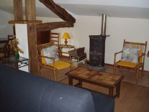 Hostal Chambre D'h�tes Et G�te Des Monts