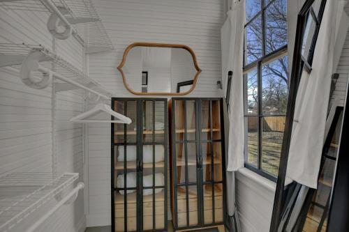 Gorgeous Home 1 Blk From Main With Hot Tub & Fire Pit!