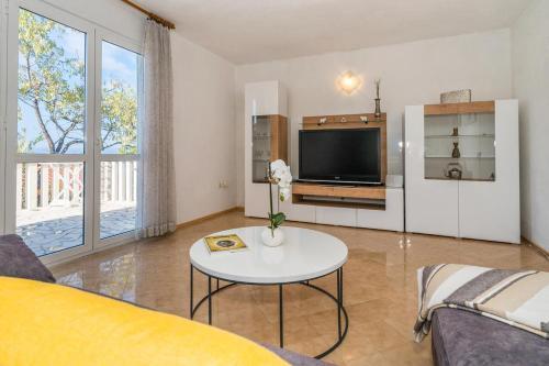 Apartments By The Sea Necujam, Solta - 16727