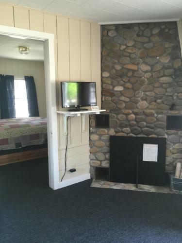 Gilcrest Cottages And Motel