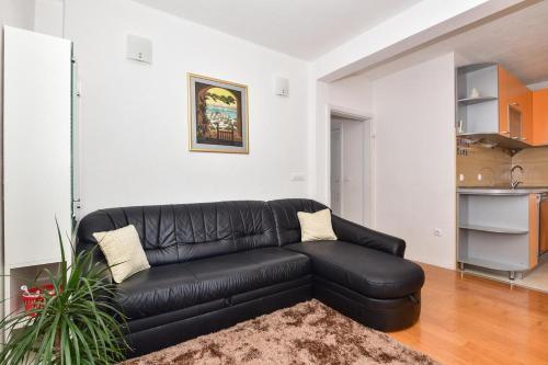 Apartments With A Parking Space Igrane, Makarska - 16878
