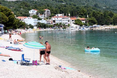 Apartments With A Parking Space Igrane, Makarska - 16878