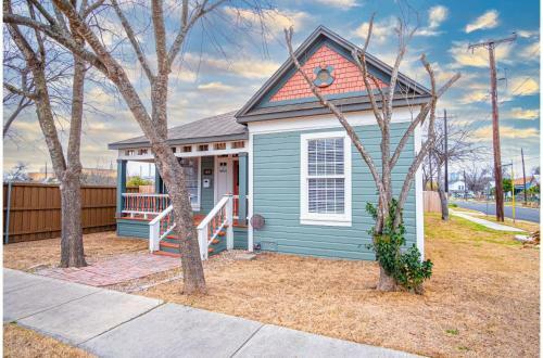 Beautiful Craftmans 4br2,5ba Home Near Downtown