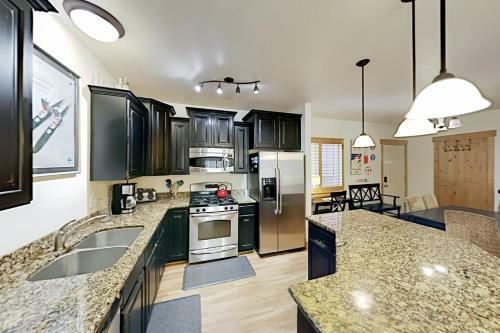 Bear Hollow Village Unit 4305