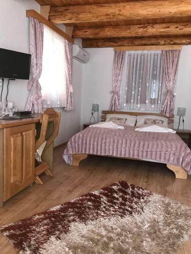Hostal Rustic Inn River 3