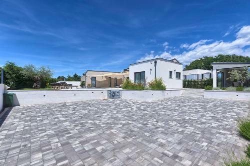 Villa Arya