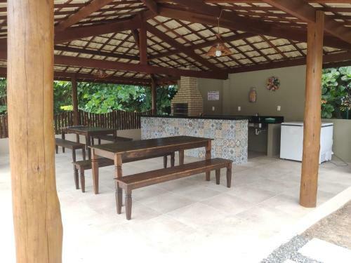 Apartamento Village Em Guarajuba Com 2/4 E Su�te