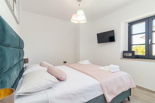 Villa Grazia With Heated Pool
