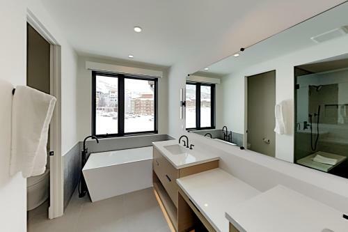 Ridgeline Oasis