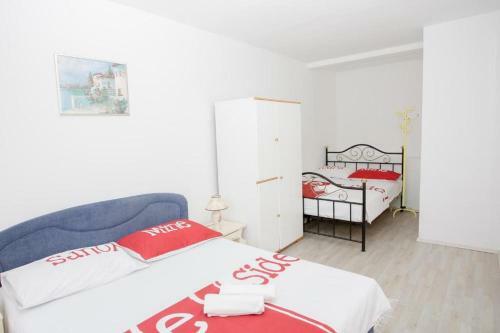 New Modern Apartment , Close To The Beach