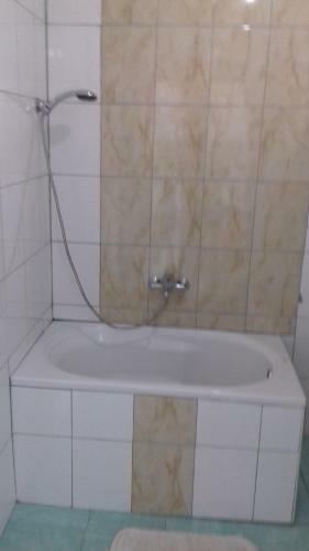 Apartmani La?tro