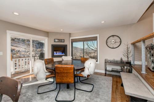 Ontario Manor Unit A