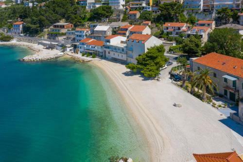 Apartamentos The Beach Suites