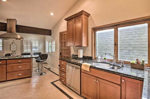 Luxe Federal Way Retreat With Dock And Fire Pit!