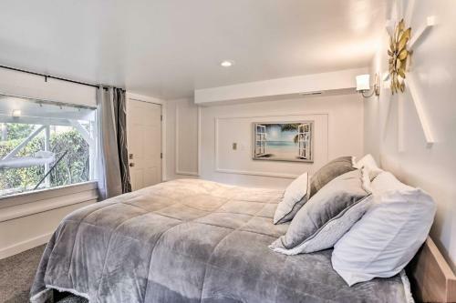 Luxe Federal Way Retreat With Dock And Fire Pit!