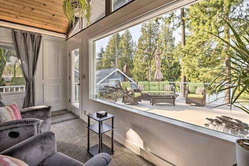 Luxe Federal Way Retreat With Dock And Fire Pit!