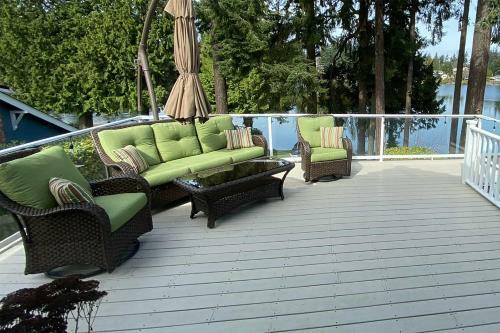 Luxe Federal Way Retreat With Dock And Fire Pit!