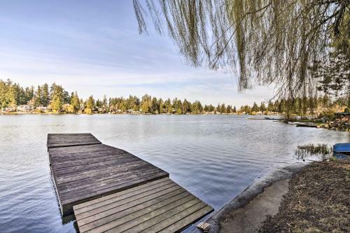 Luxe Federal Way Retreat With Dock And Fire Pit!