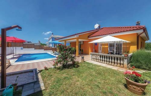 Holiday House Marika