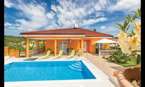 Mari House