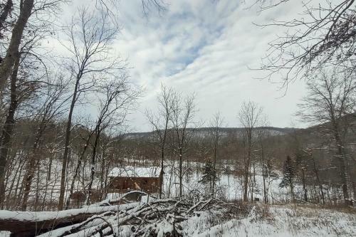 Charming Ferryville Cabin With Fire Pit And Grill