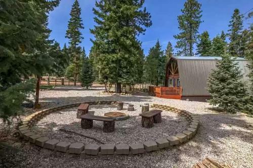 Unique Forest Cabin With Deck Ski, Hike, Fish!
