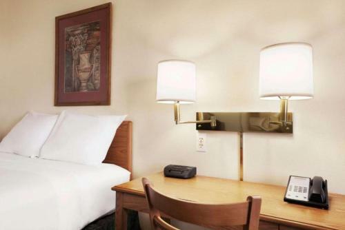 Hotel Travelodge By Wyndham Vaughn
