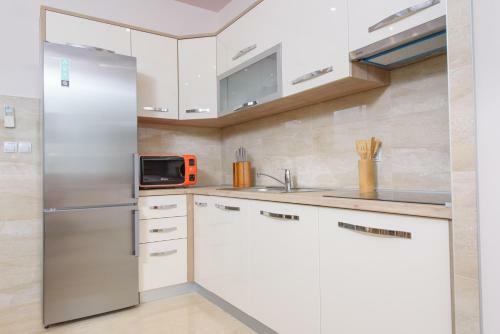 Apartamentos Ivan's Holiday House With Private Swimming Pool