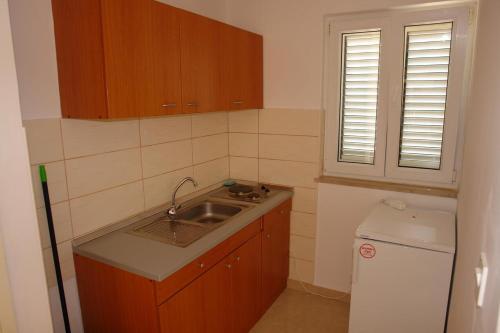 Apartments With A Parking Space Mandre, Pag - 18748