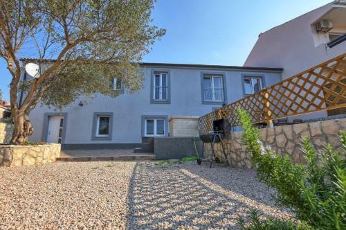 Holiday Home Ante - Garden Terrace