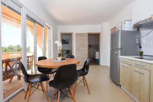 Apartments With A Parking Space Mandre, Pag - 18273