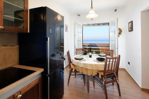 Apartment Vincent With Beautiful Sea View Terrace