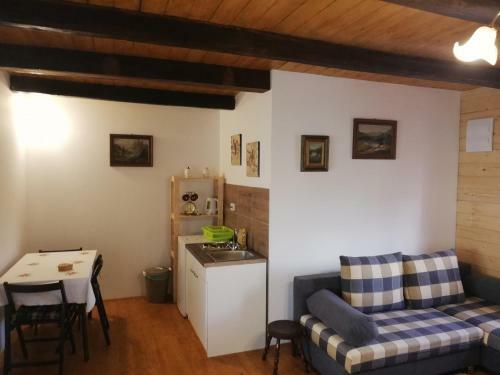 Hostal Pod Orehom Drvena Ku?a I Sauna
