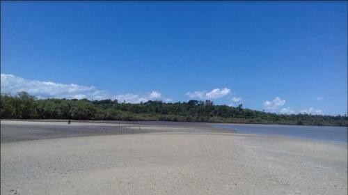 Linda Casa Em Ponta De Areia Com Piscina