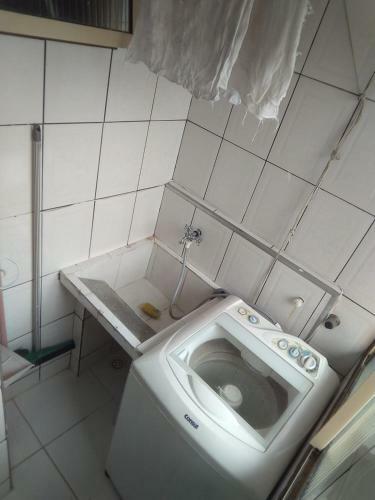 Apartamento Mobiliado Com Wifi E Garagem Coberta, Pr�ximo A Praia De Cibratel