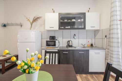 Apartment E?a
