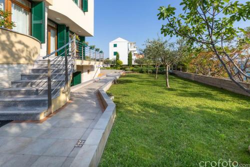 Super Luxuri�se Villa Directly On The Sea