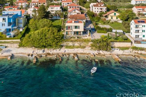 Super Luxuri�se Villa Directly On The Sea