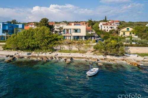 Super Luxuri�se Villa Directly On The Sea