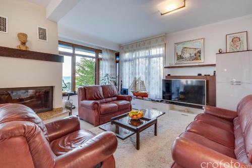 Super Luxuri�se Villa Directly On The Sea