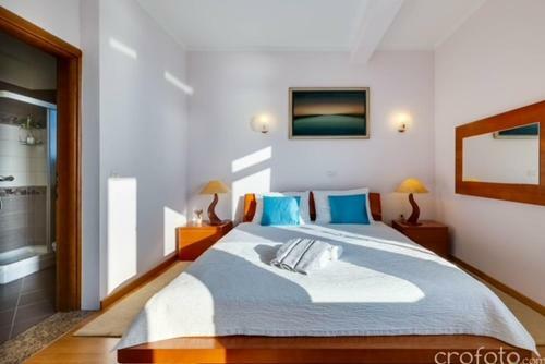 Super Luxuri�se Villa Directly On The Sea