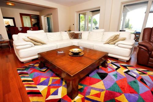 5* Seaview Villa Clara For 12+ Guests, Ko?ino