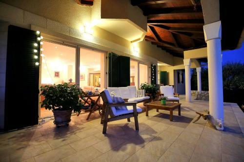 5* Seaview Villa Clara For 12+ Guests, Ko?ino