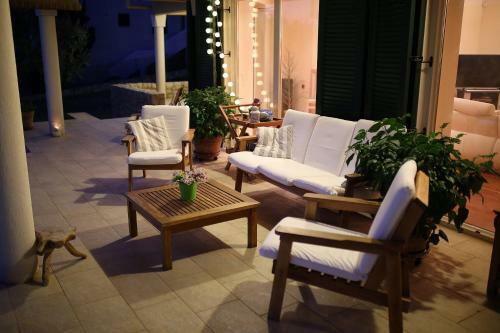 5* Seaview Villa Clara For 12+ Guests, Ko?ino