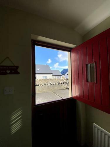 Cosy 3 Bed Cottage With A Indoor Fireplace!