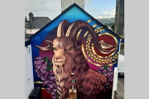 Luxury 'cois Abhainn' Self Catering Apartment